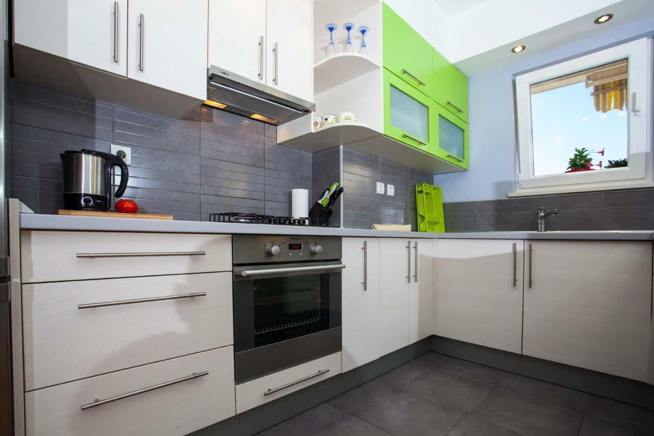 Apartment Sarena Makarska Bagian luar foto