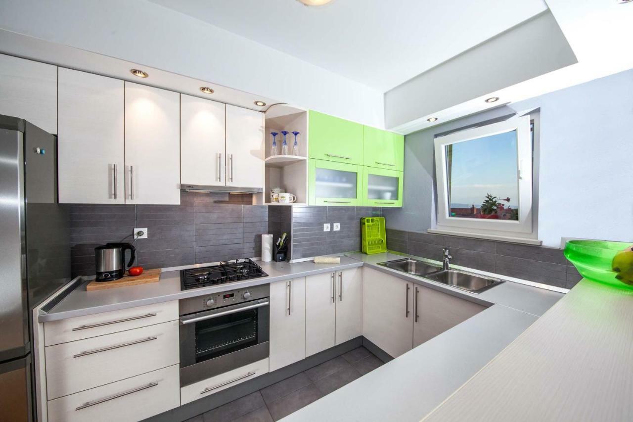 Apartment Sarena Makarska Bagian luar foto