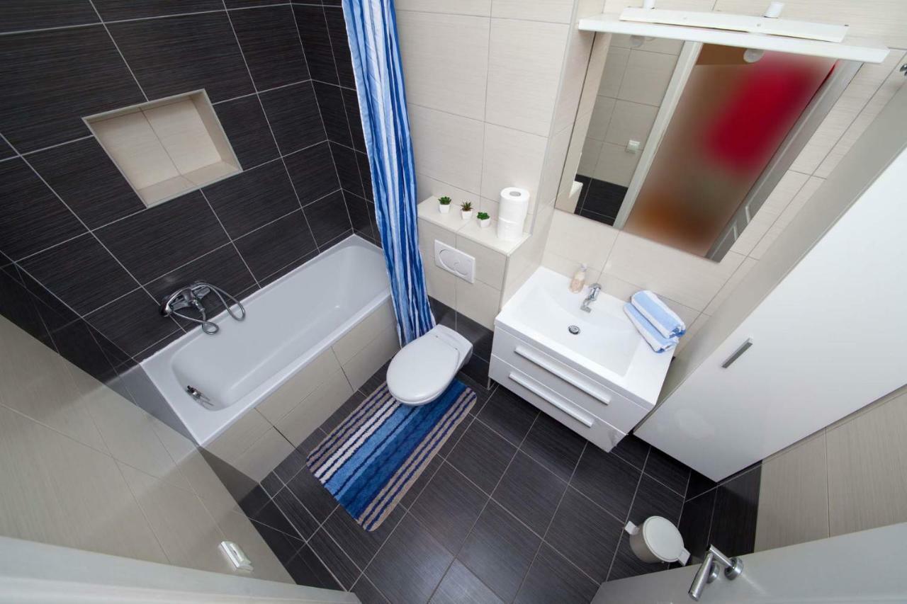 Apartment Sarena Makarska Bagian luar foto