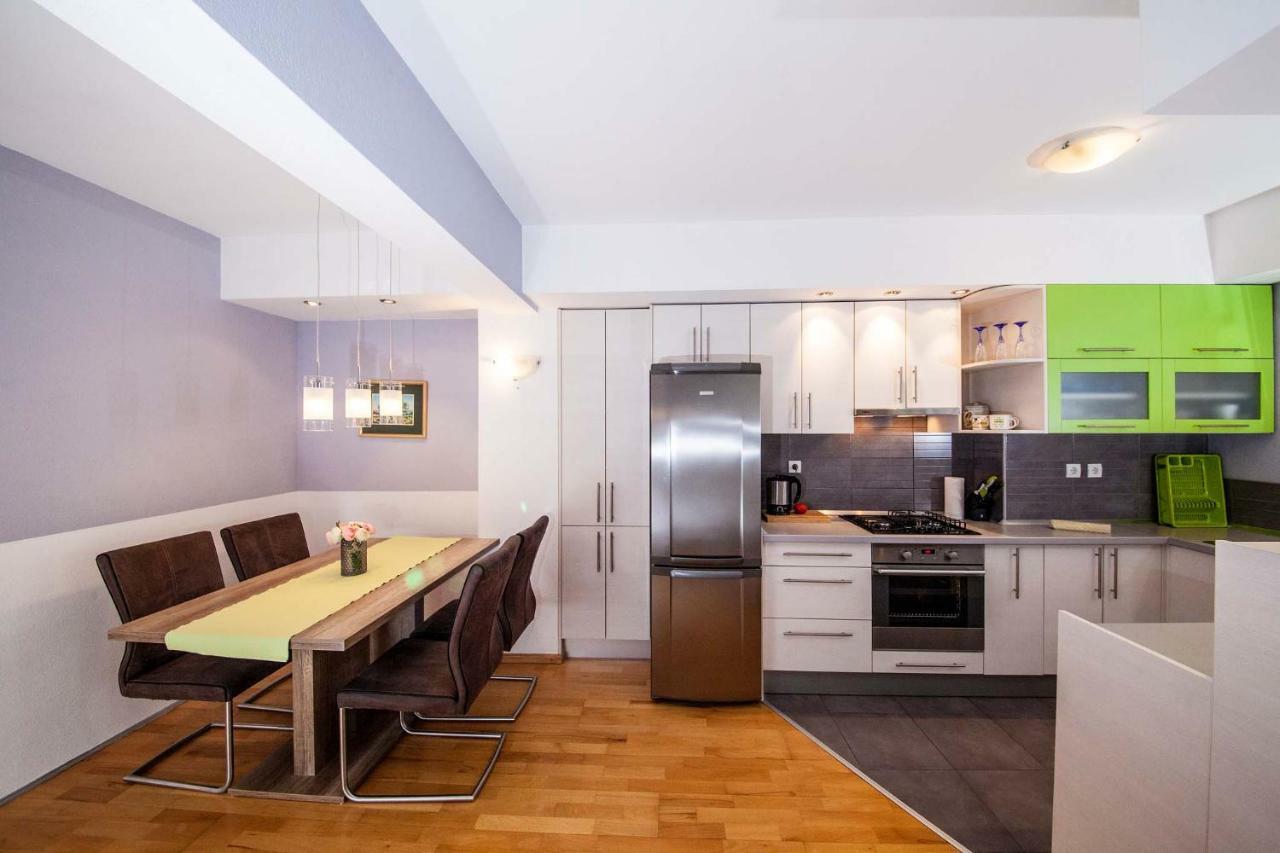 Apartment Sarena Makarska Bagian luar foto
