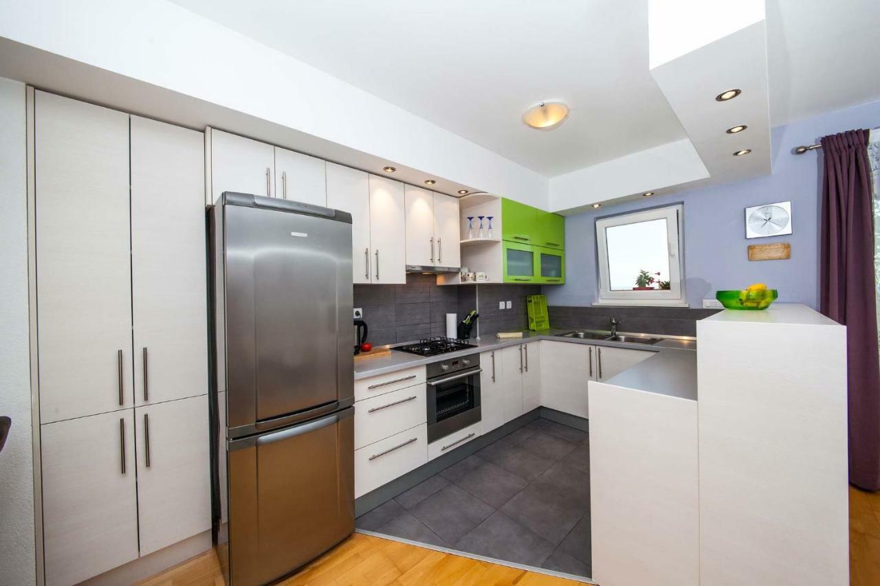 Apartment Sarena Makarska Bagian luar foto