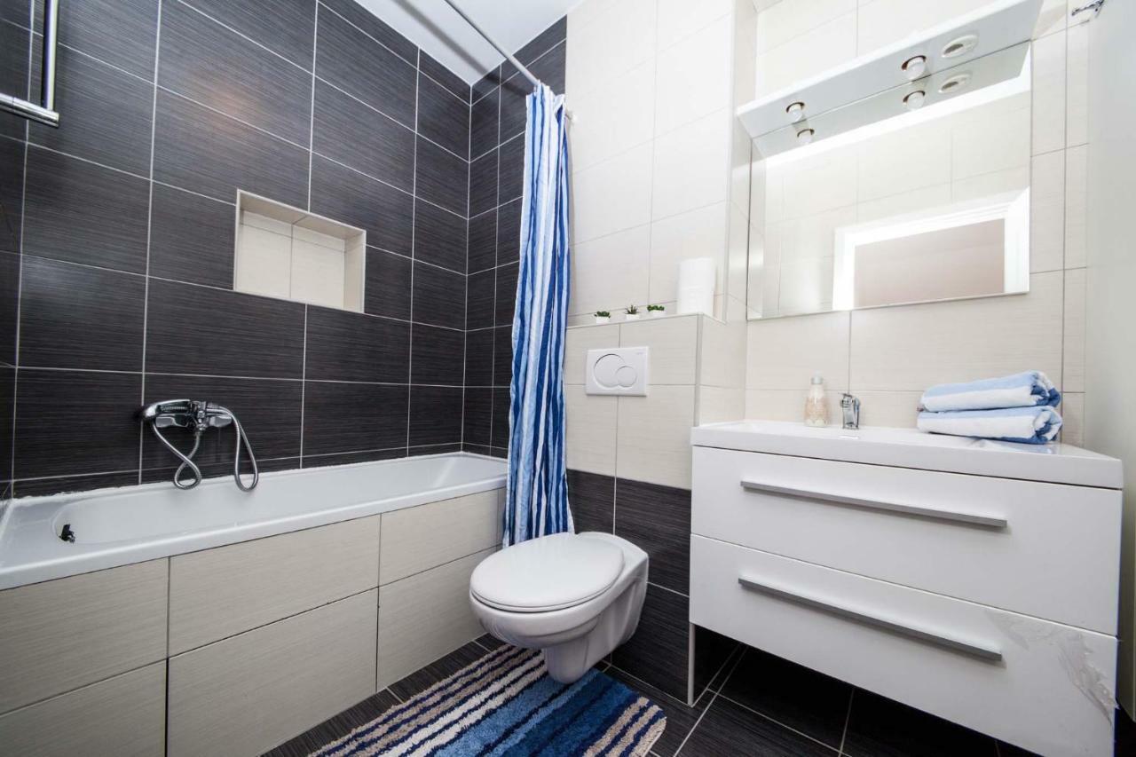 Apartment Sarena Makarska Bagian luar foto