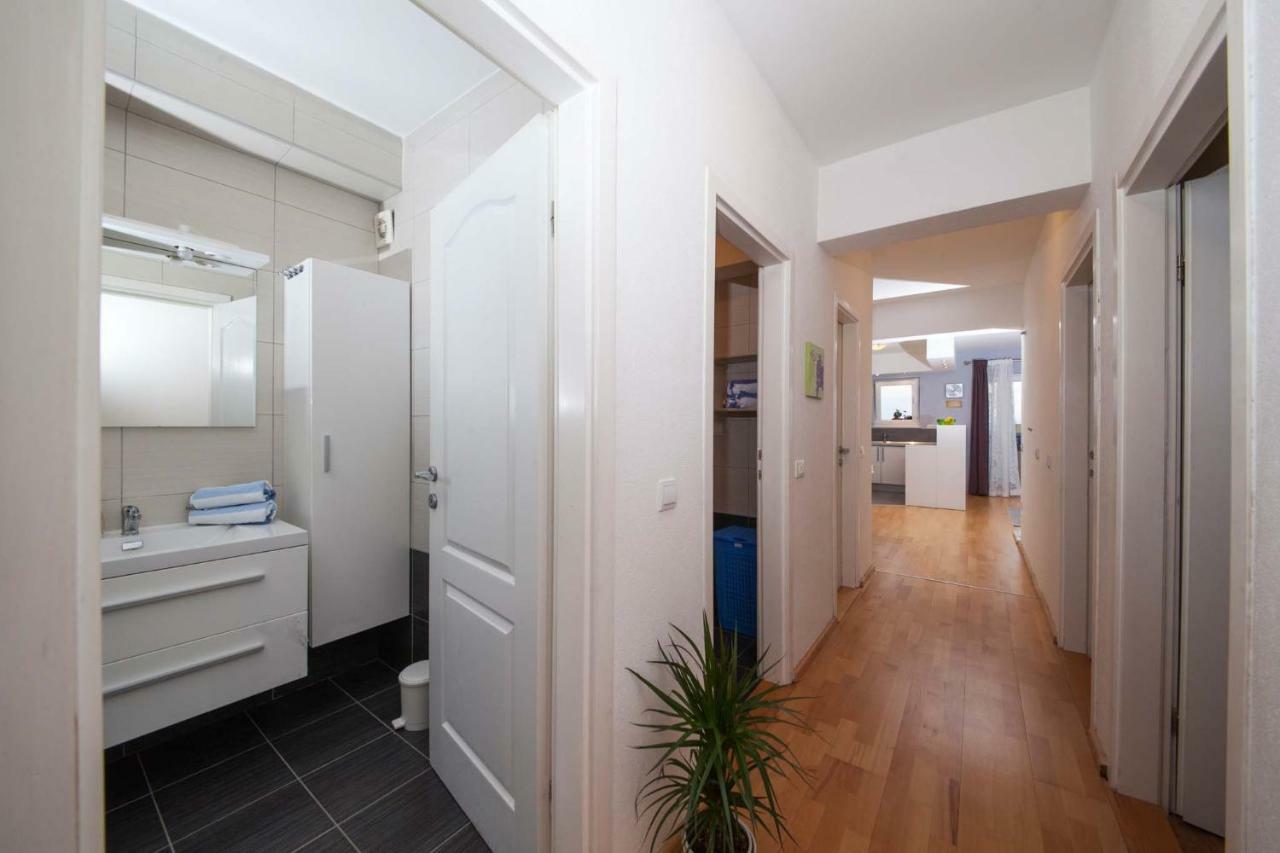 Apartment Sarena Makarska Bagian luar foto
