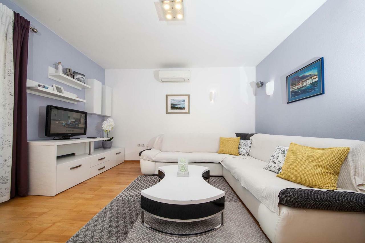 Apartment Sarena Makarska Bagian luar foto